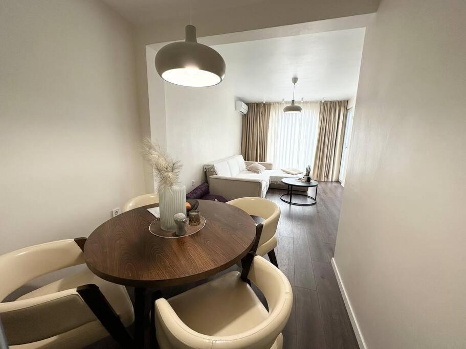New Luxury Furnished Apartment - Beach, Varna Center & Fast Wi-Fi ภายนอก รูปภาพ