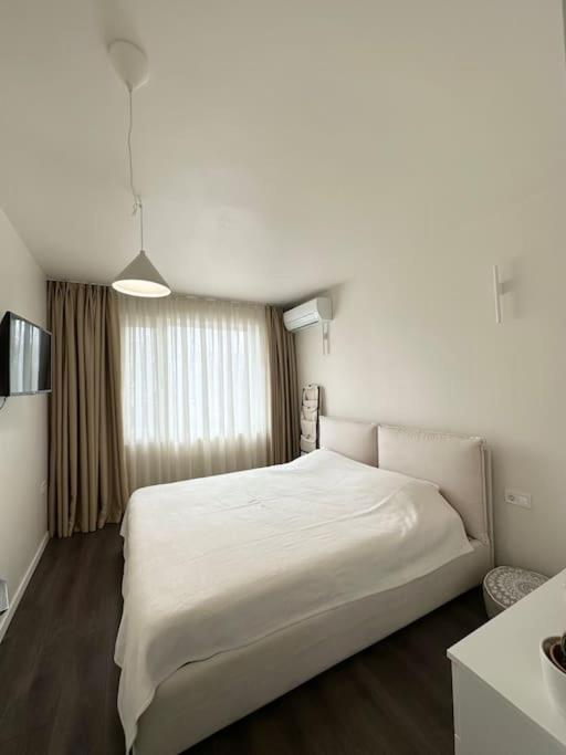 New Luxury Furnished Apartment - Beach, Varna Center & Fast Wi-Fi ภายนอก รูปภาพ