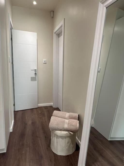 New Luxury Furnished Apartment - Beach, Varna Center & Fast Wi-Fi ภายนอก รูปภาพ